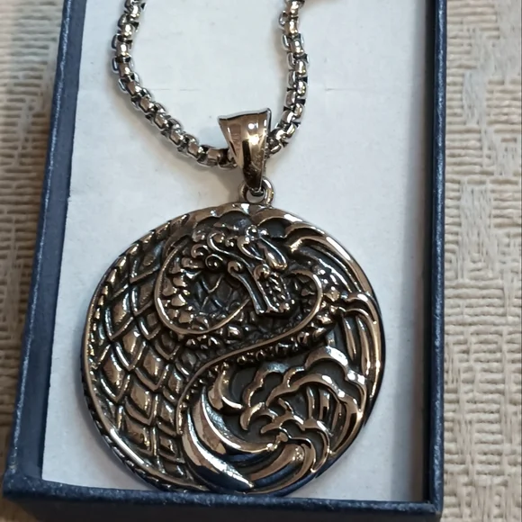 DRAGON WINGED NAGA THEME PENDANT - Picture 1 of 5